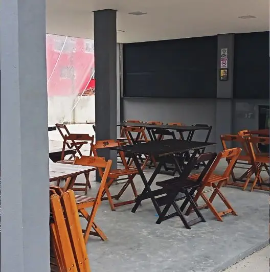 Imagens do espaço de bar e cozinha