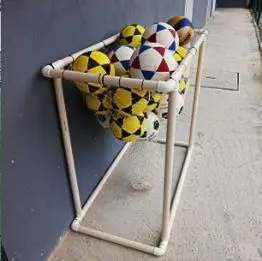 Imagens do espaço de bar e cozinha